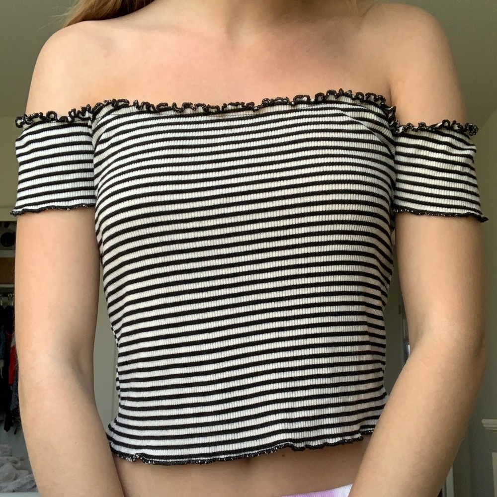 Brandy Melville Jesse Black and White Top